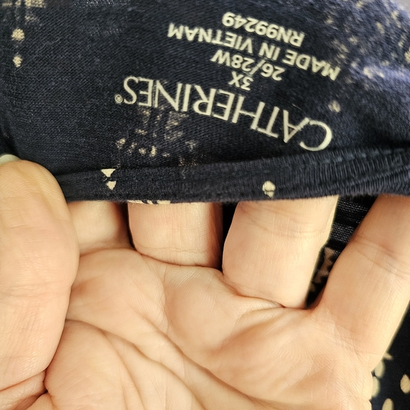 Catherines Blue Tunic Top size 3x (26-28) with white Moroccan style print. - Picture 8 of 8